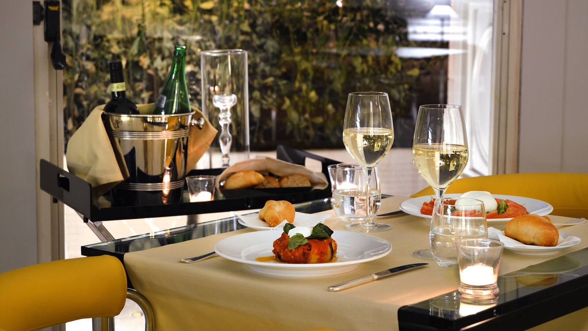 Fuorigrotta Hotel | Hotel Palazzo Esedra