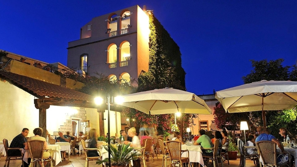 Bosa Historic Centre Hotel | Hotel Palazzo Pischedda