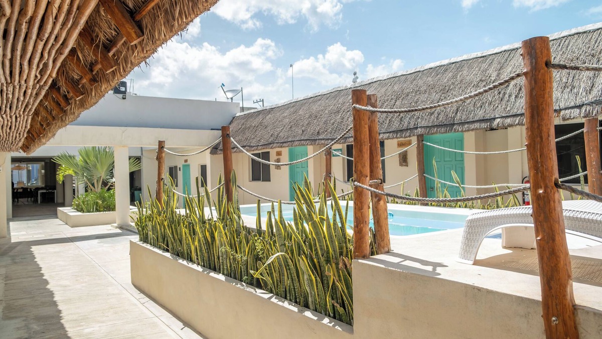 Chiquila Hotel | Hotel Pelicano