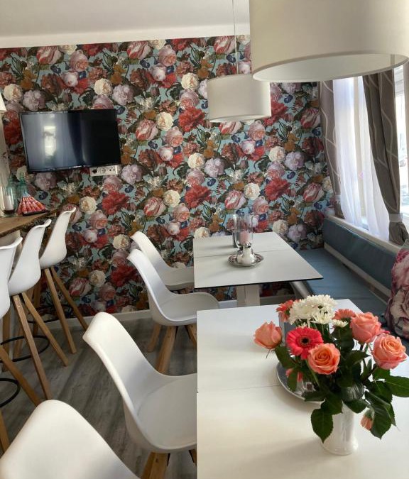 Stuttgart House | Hotel-Pension Adler Untertürkheim