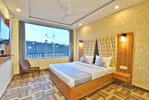 Bhagsu Nag House | Hotel Pine Mountain View-Cheap Hotels Best Prices Guaranteed with Deals-Free Parking-cricket stadium 5 km