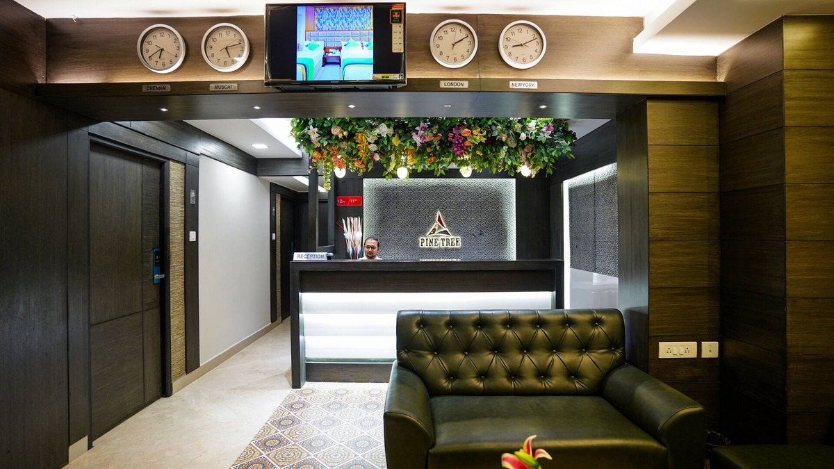 Thousand Lights Hotel | Hotel Pine Tree
