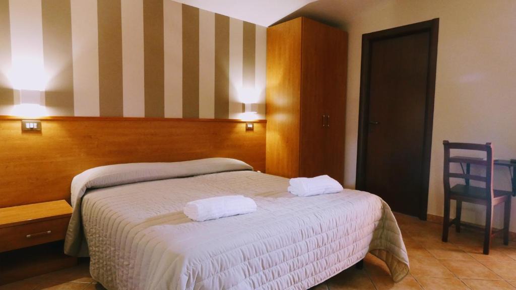 Prossedi Hotel | Hotel Piscina La Suite