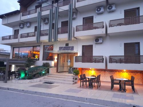 Loutra Ypatis Hotel | Hotel Prigipikon Suites and sofites
