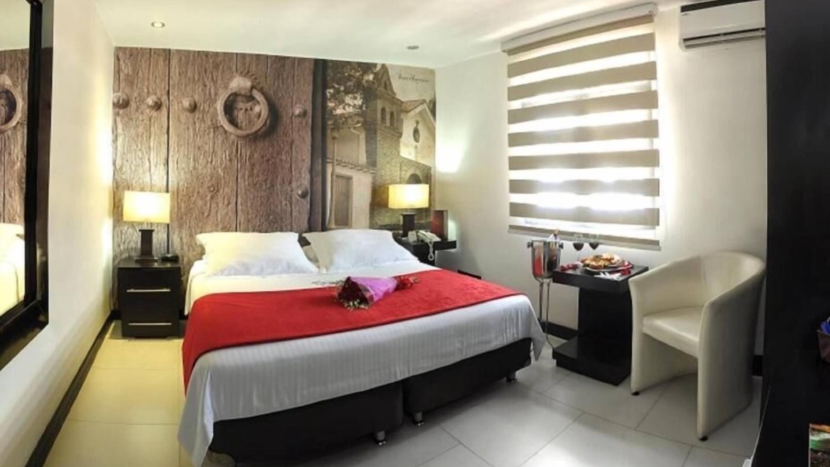San Antonio Hotel | Hotel Puerta de San Antonio