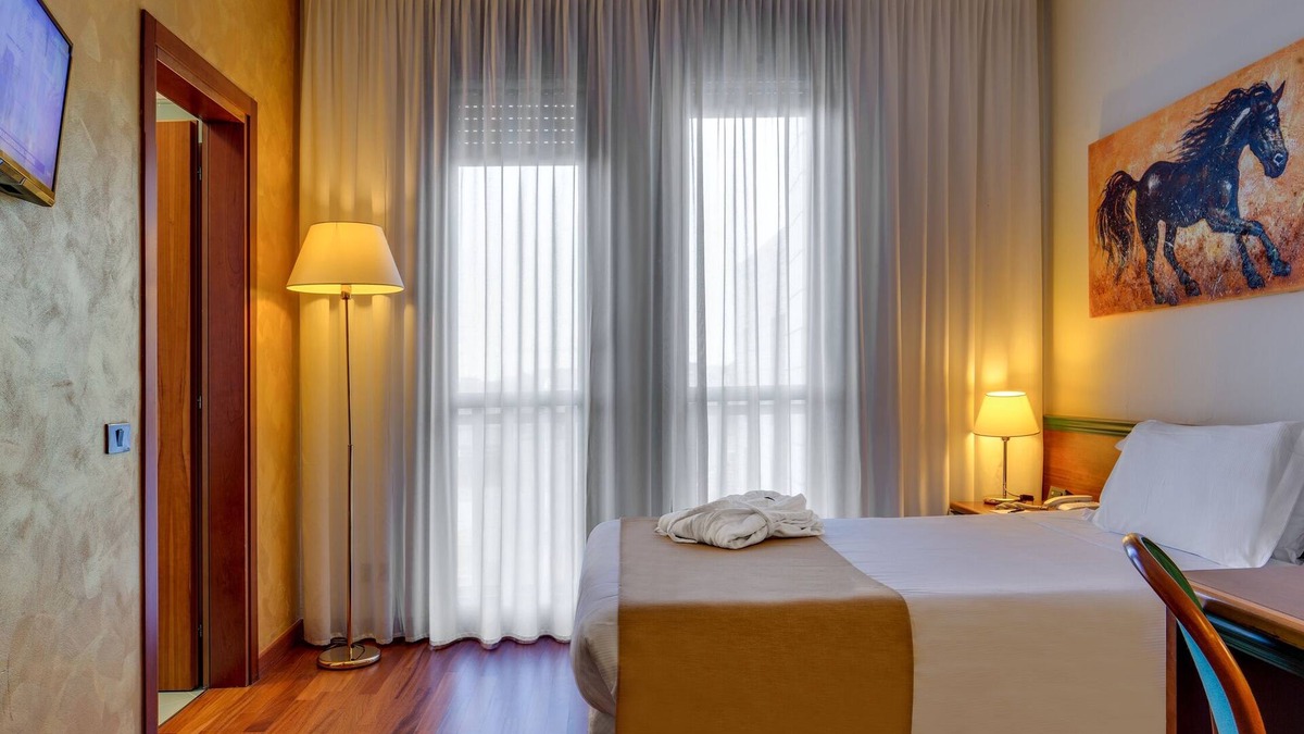 Certosa Hotel | Hotel Raffaello