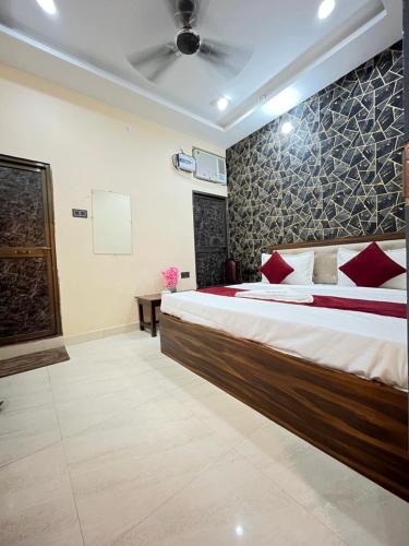 Faizabad Hotel | Hotel Raghukul Palace Ayodhya-By Admiral Group Of Hotels