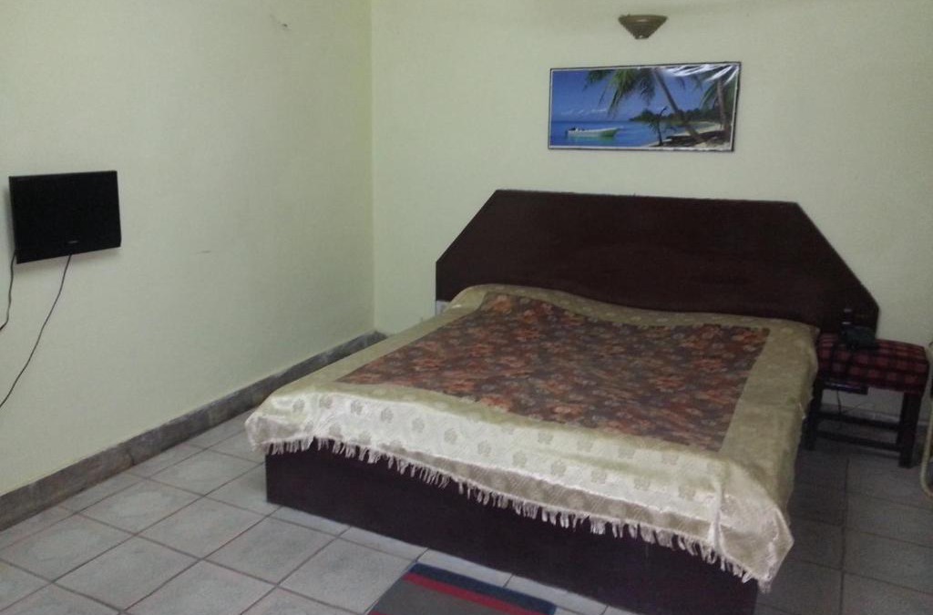 Soraon Hotel | Hotel Raj By WB Inn