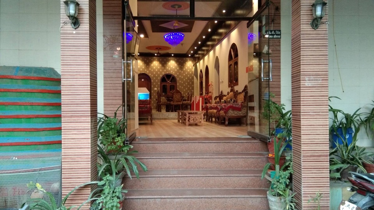 Agra Hotel | Hotel Rashmi Palace .