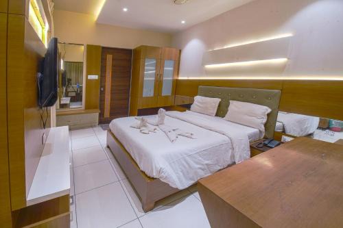 Kolhapur Hotel | Hotel Ravikiran Kolhapur, NEAR GOKUL SHIRGAOV MIDC, KANERIWADI, 5 STAR MIDC, ON NH4 GOA HIGHWAY