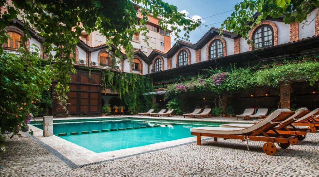 Tirana Hotel | Hotel Restaurant Bujtina e Gjelit