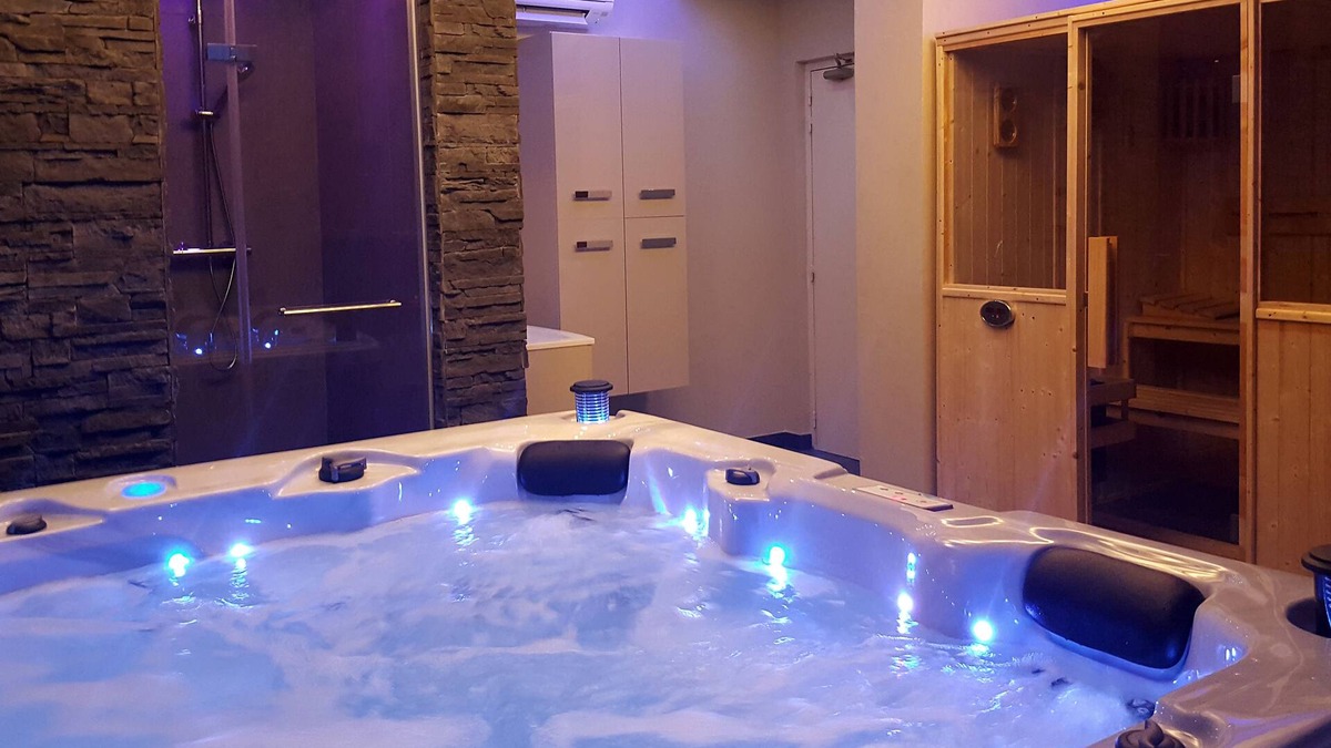 Loriol-sur-Drome Hotel | Hotel-Restaurant Les Oliviers
