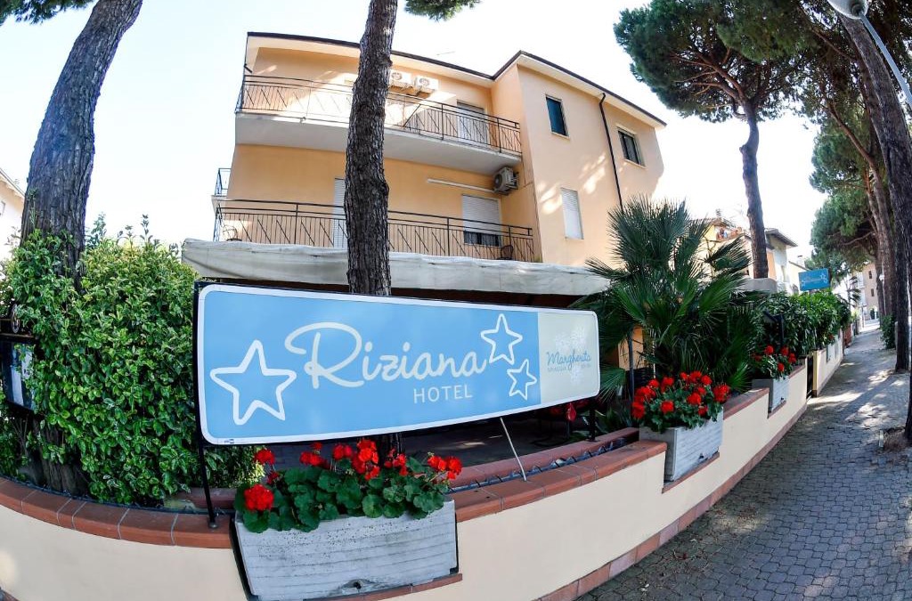 Pinarella Hotel | Hotel Riziana