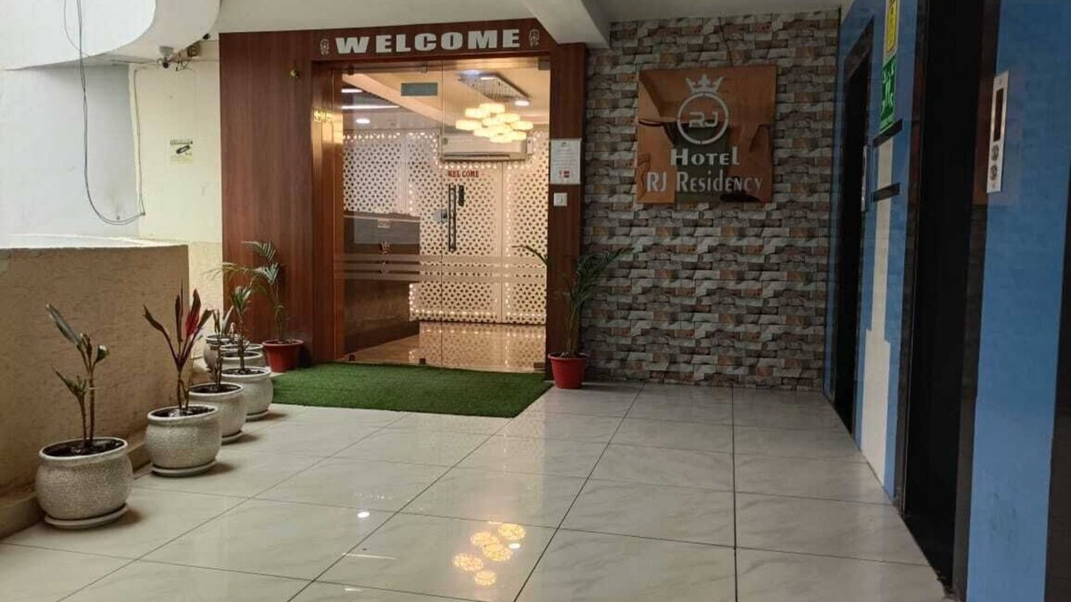 Navrangpura Hotel | HOTEL RJ RESIDENCY C.G.ROAD