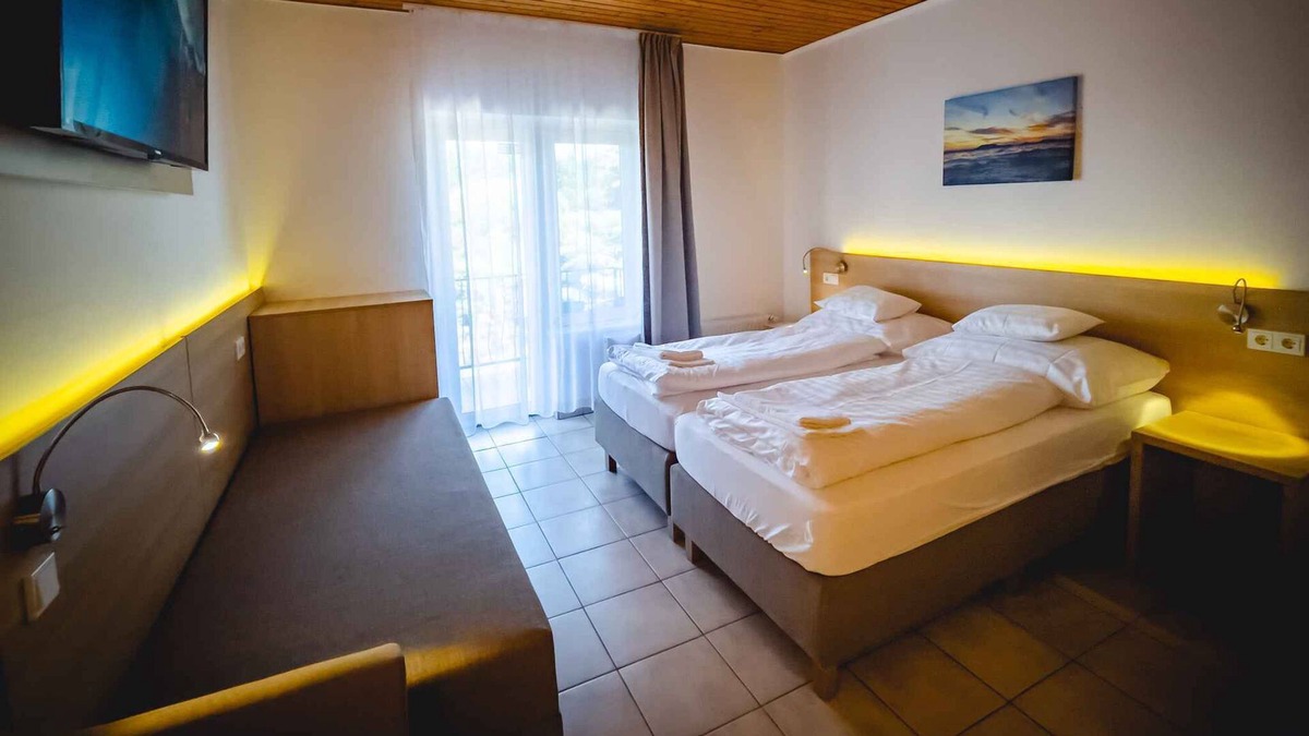 Balatonboglar Apartment | Hotel room in a guest house with panorama and breakfast