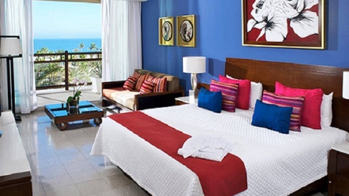 Playa Diamante Hotel | Hotel room on Beach in Acapulco at luxury resort