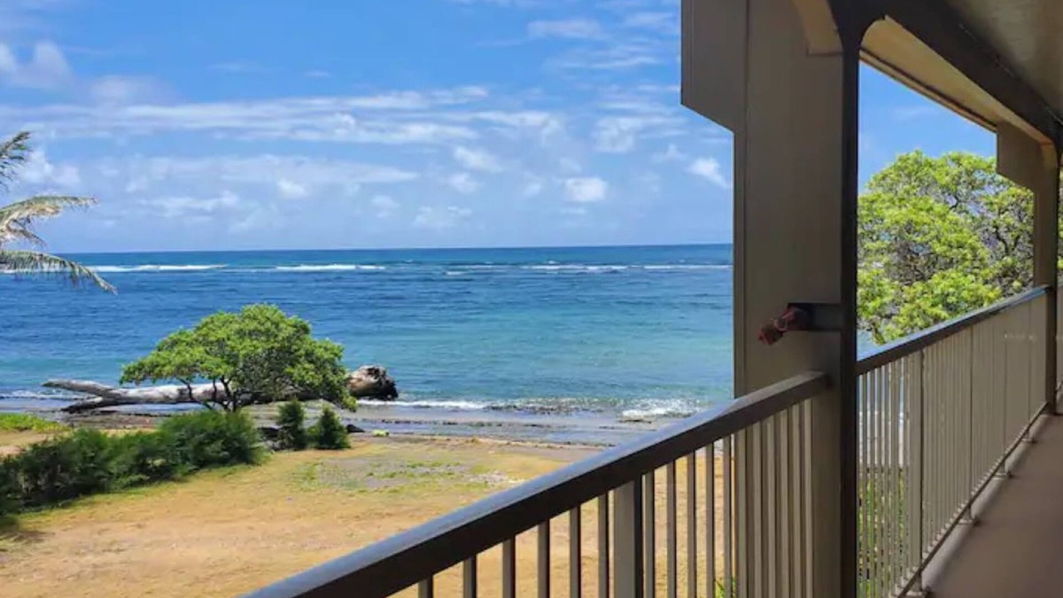Wailua Apartment | 🌴Hotel Room w/in beautiful Oceanfront Condo.🌸