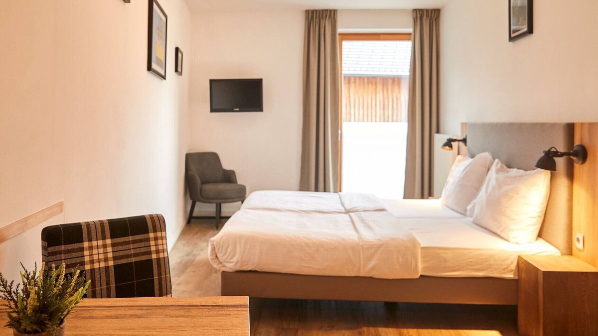 Obertraun Apartment | Hotel room with breakfast at Dormio resort Obertraun