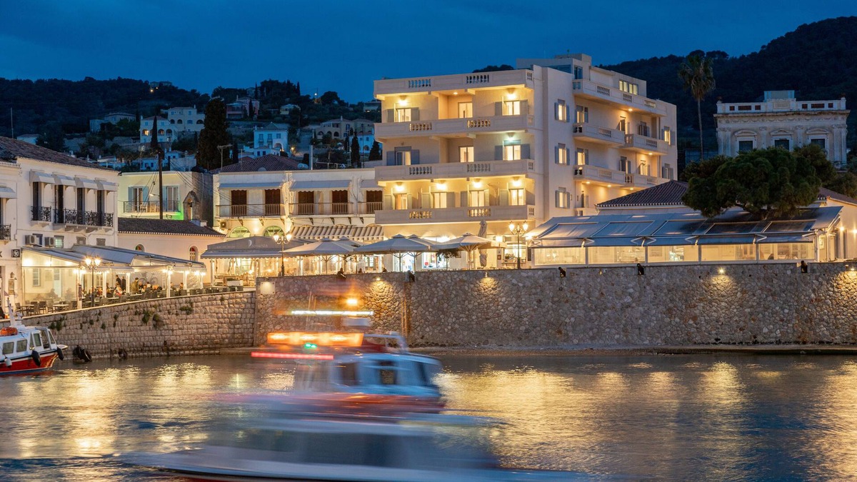 Spetses Hotel | Hotel Roumani