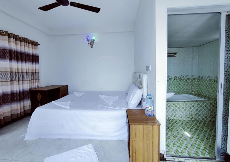 Saint Martin's Island Hotel | Hotel Royal Beach & Restaurant