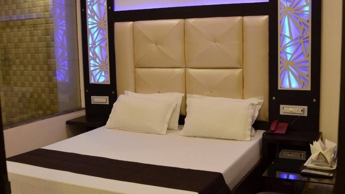 Sector 22 Hotel | Hotel Royal Park 22