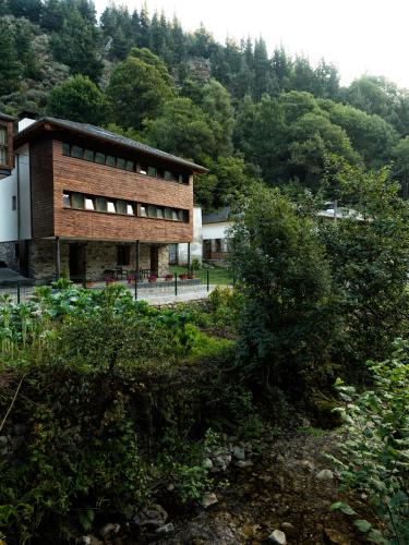 Cangas de Narcea Hotel | Hotel Rural Las Montañas de Pumar