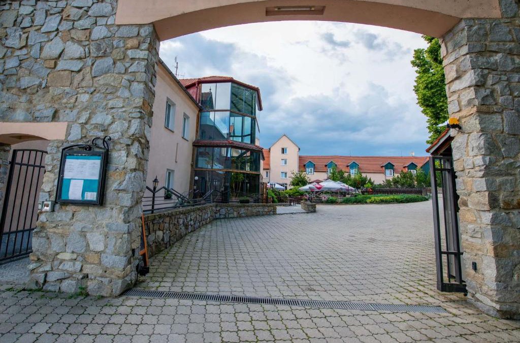 Horni Cerekev Hotel | Hotel Rustikal