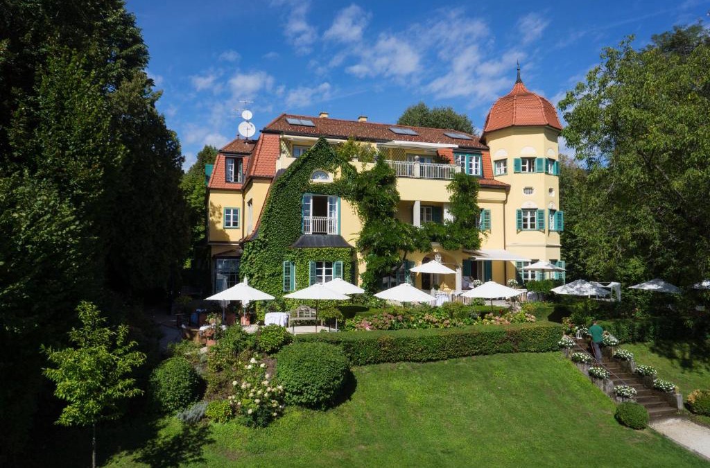 Velden am Worther See Hotel | Hotel Seeschlößl Velden