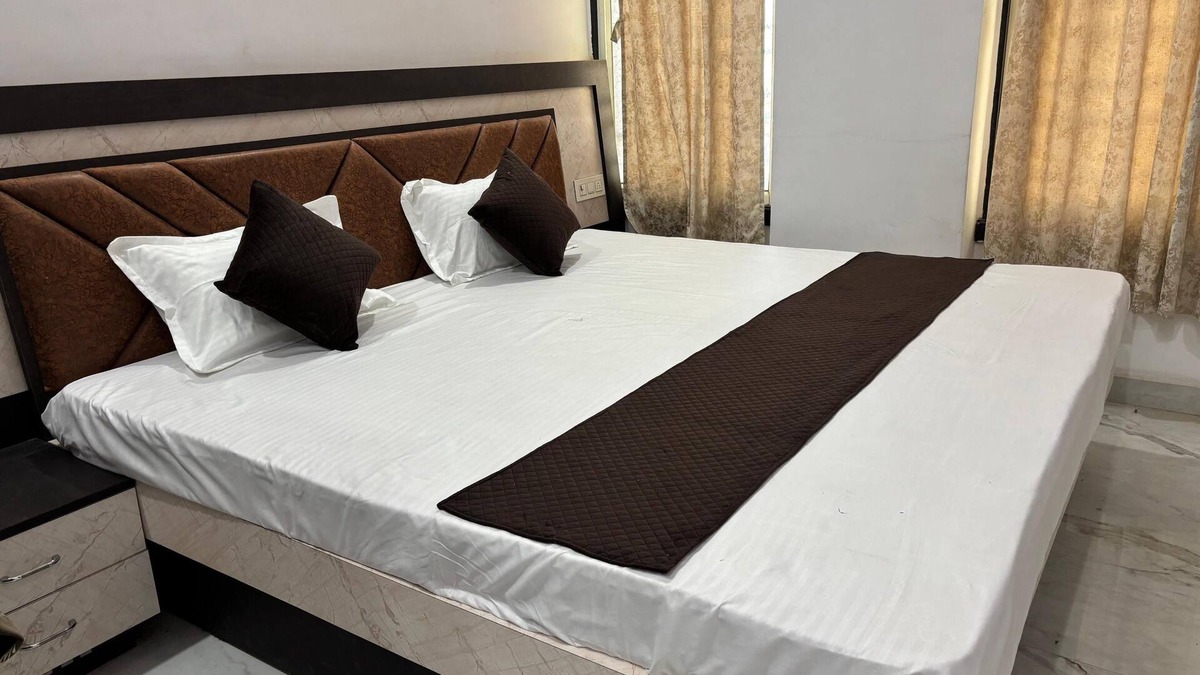 Mandla Hotel | HOTEL SHREE ASHTAVINAYAK GRAND