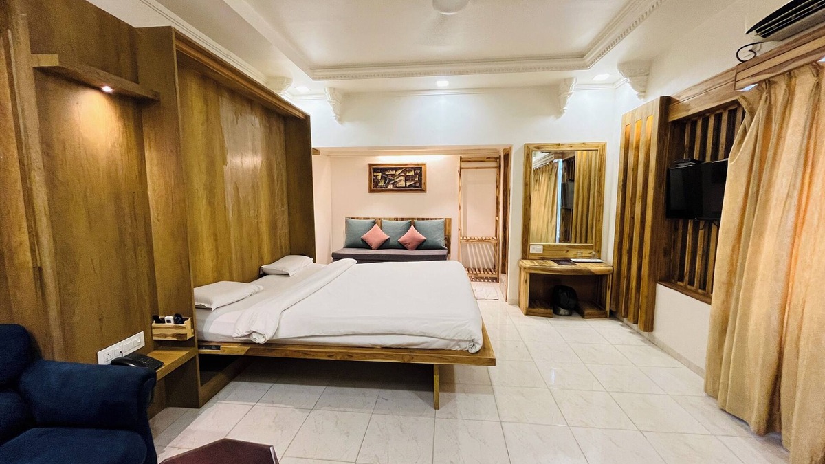Amravati Hotel | Hotel Shripad Continental