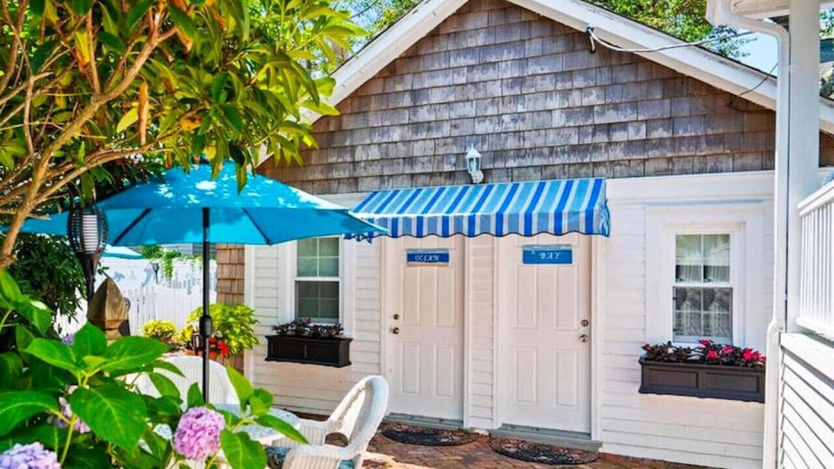 Beach Haven House | Hotel style room 300' from beach
