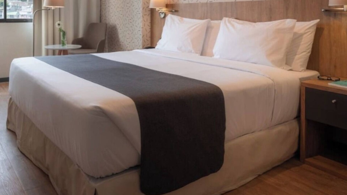 Jose Luis Bustamante y Rivero Hotel | HOTEL SUITE FLORENCE
