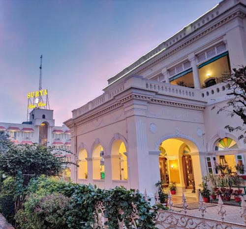 Varanasi Hotel | Hotel Surya, Kaiser Palace