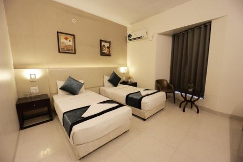 Ahmednagar Hotel | Hotel The White House