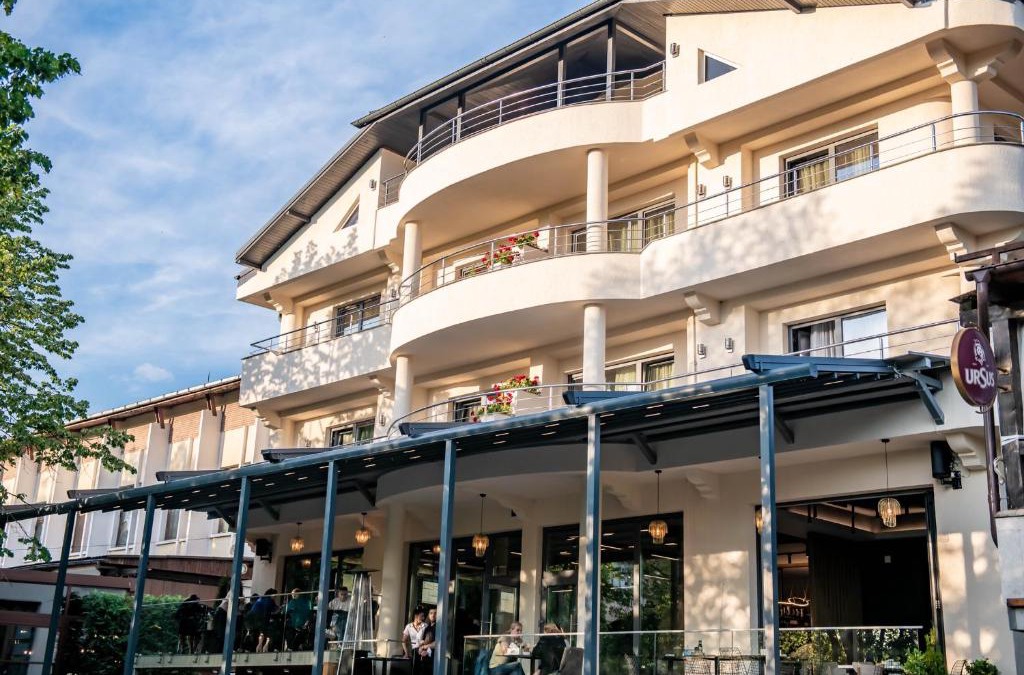 Curtea De Arges Hotel | Hotel THR Center