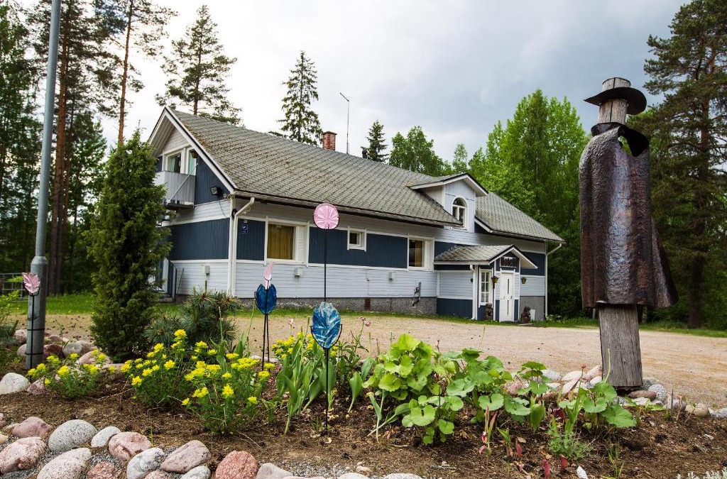 Hameenkyro Hotel | Hotel Urkin Piilopirtti