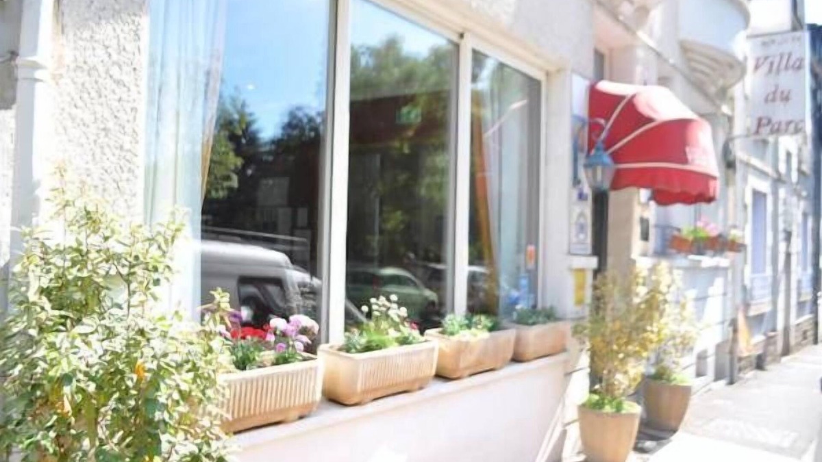 Nevers Hotel | Hotel Villa du Parc