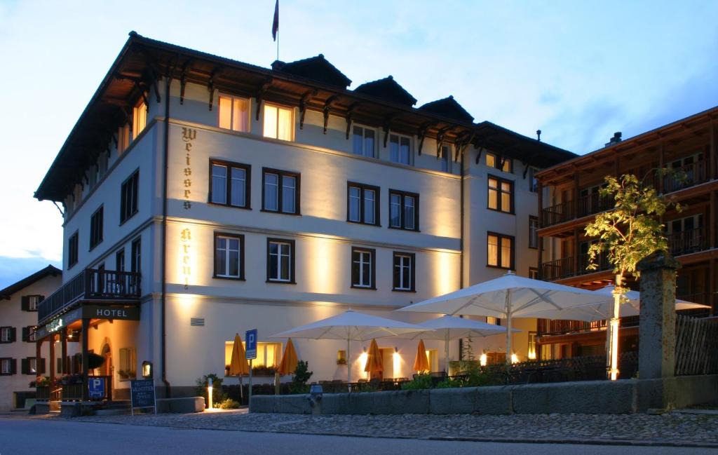 Berguen Hotel | Hotel Weisses Kreuz Bergün