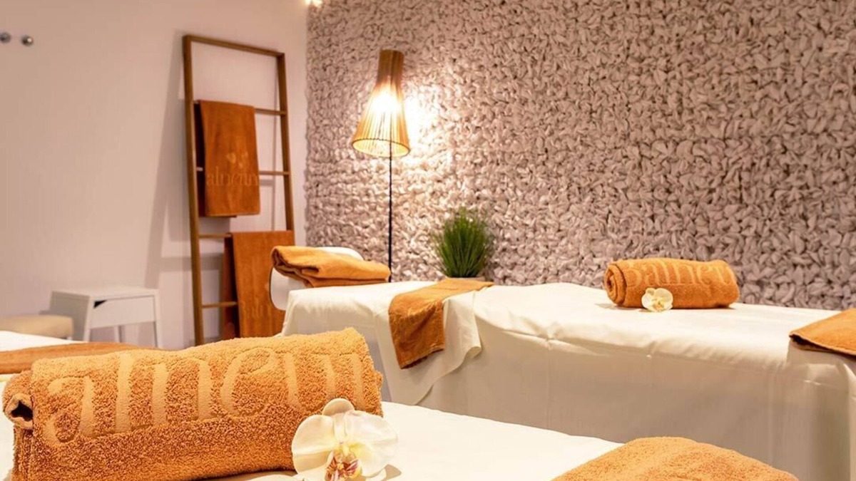 Harispattuwa Hotel | Hotel White House