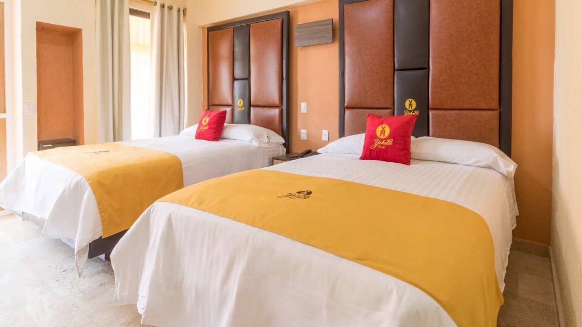 Jilotepec de Abasolo Hotel | Hotel Yahalis
