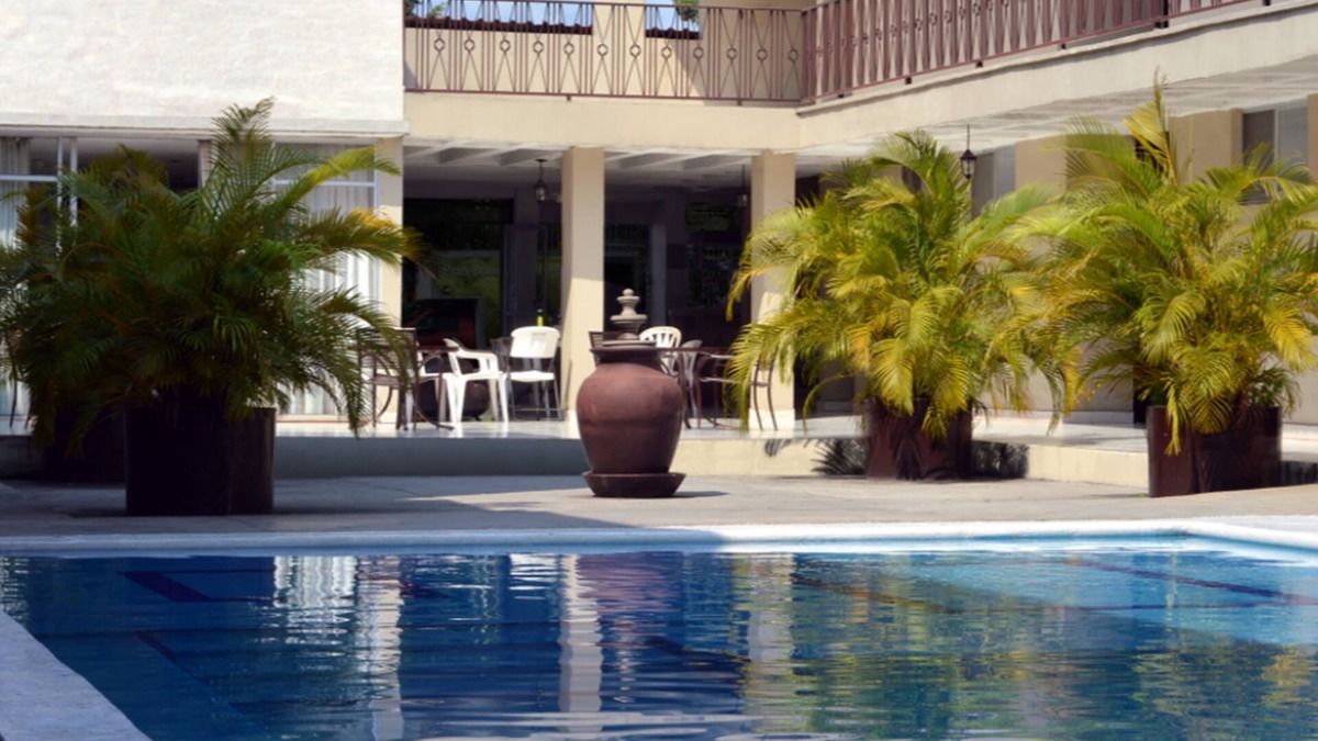 Lazaro Cardenas Hotel | Hotel Zirahuen