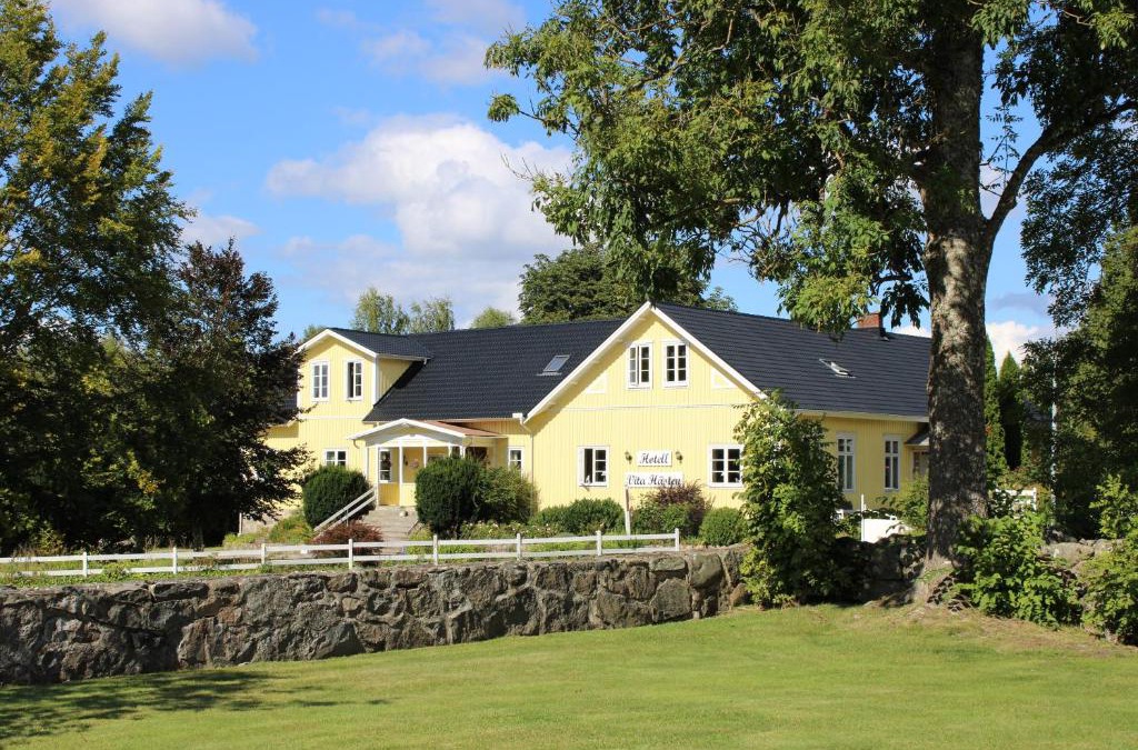 Hastveda Bed & Breakfast | Hotell Vita Hästen Hästveda