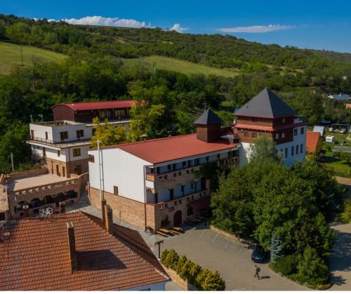 Kurdejov Hotel | Hotelový dům Kaskáda - Bed and Breakfast