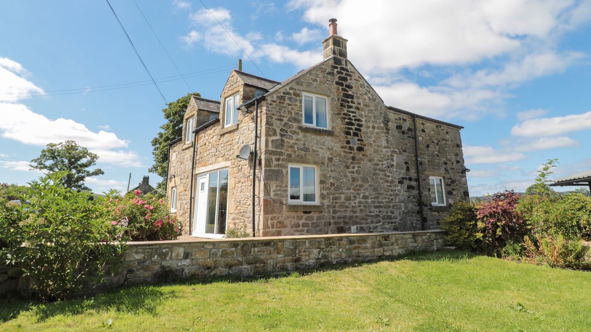 Hexham Cottage | HOTT COTTAGE, family friendly, with a garden in Bellingham