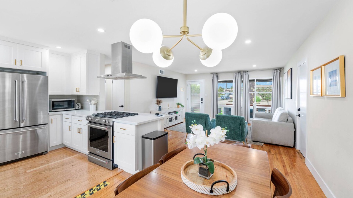 Serra Mesa House | HotTub & Luxury Home In the Heart of San Diego!