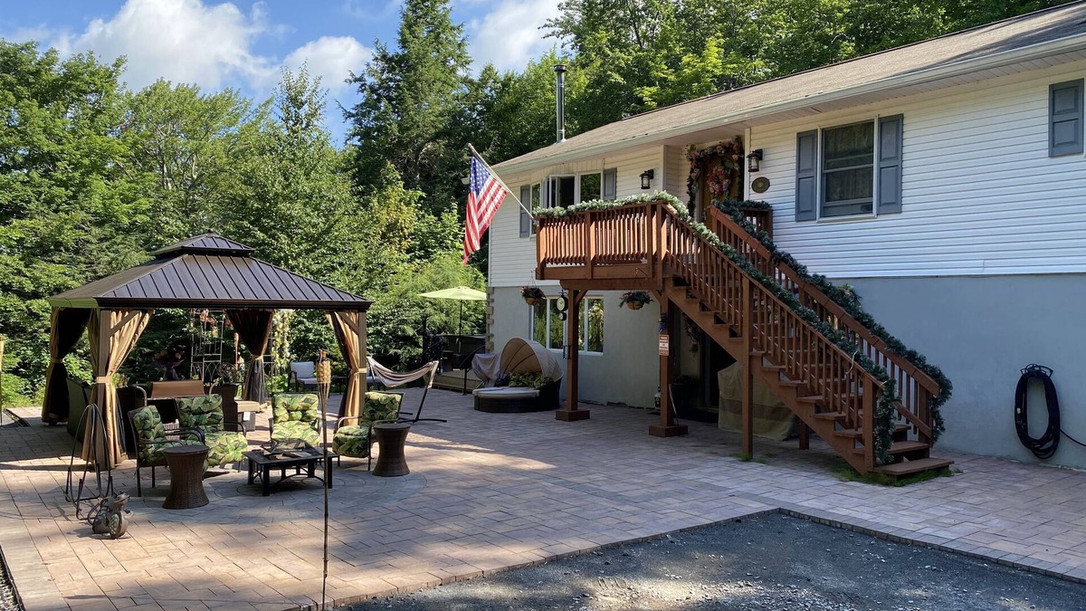 Elka Park House | Hottub, Sauna, Deck, Backyard, Hi-Speed Internet