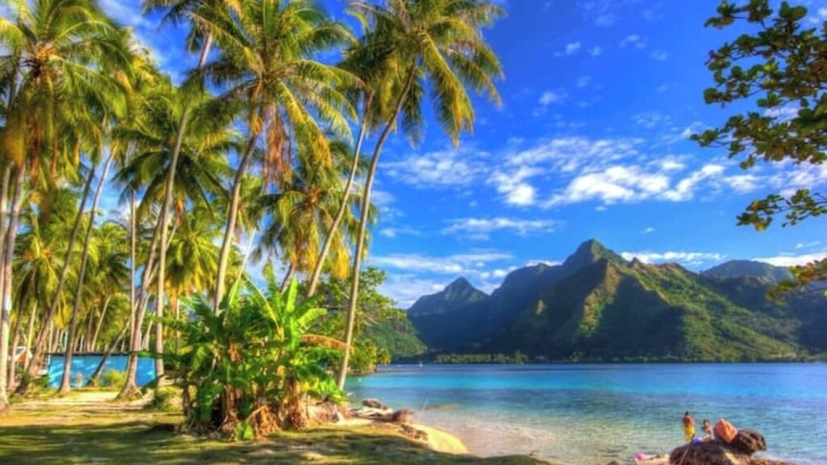Pihaena House | HOTU LODGE – Between Turquoise Lagoon and Lush Nature