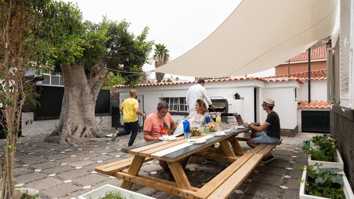 Las Palmas de Gran Canaria House | House With Large Garden and 4 Bedrooms in Ciudad Jardin