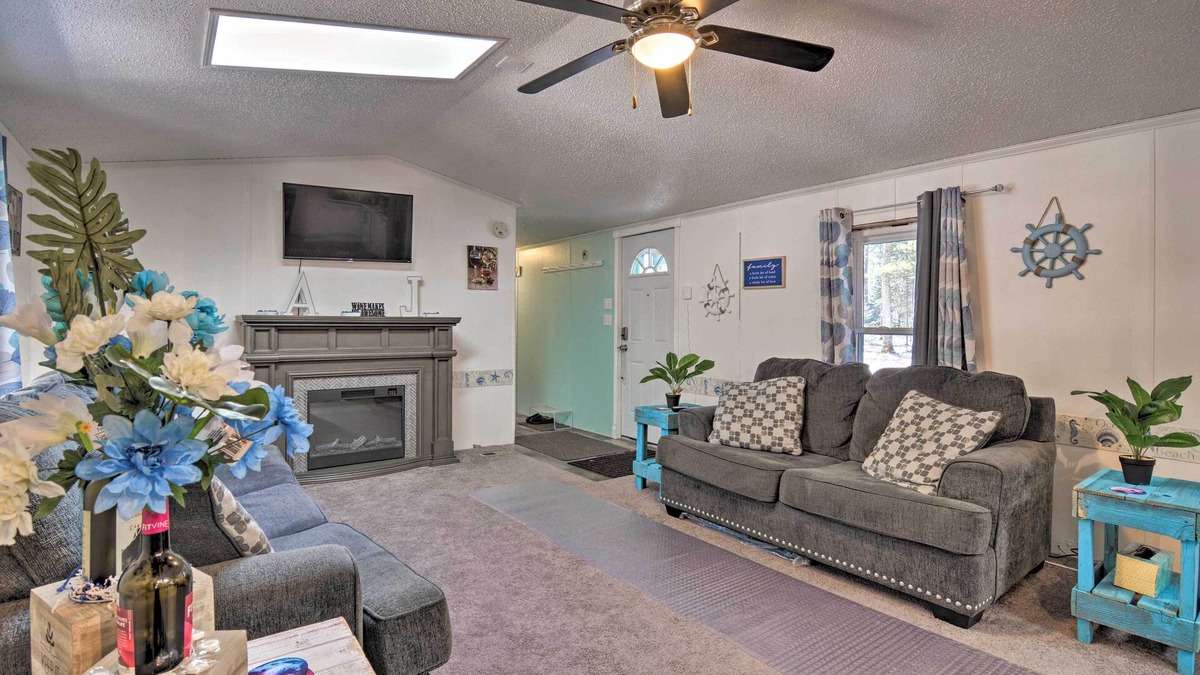 Prudenville House | Houghton Lake Area Home w/Fire Pit & Yard!
