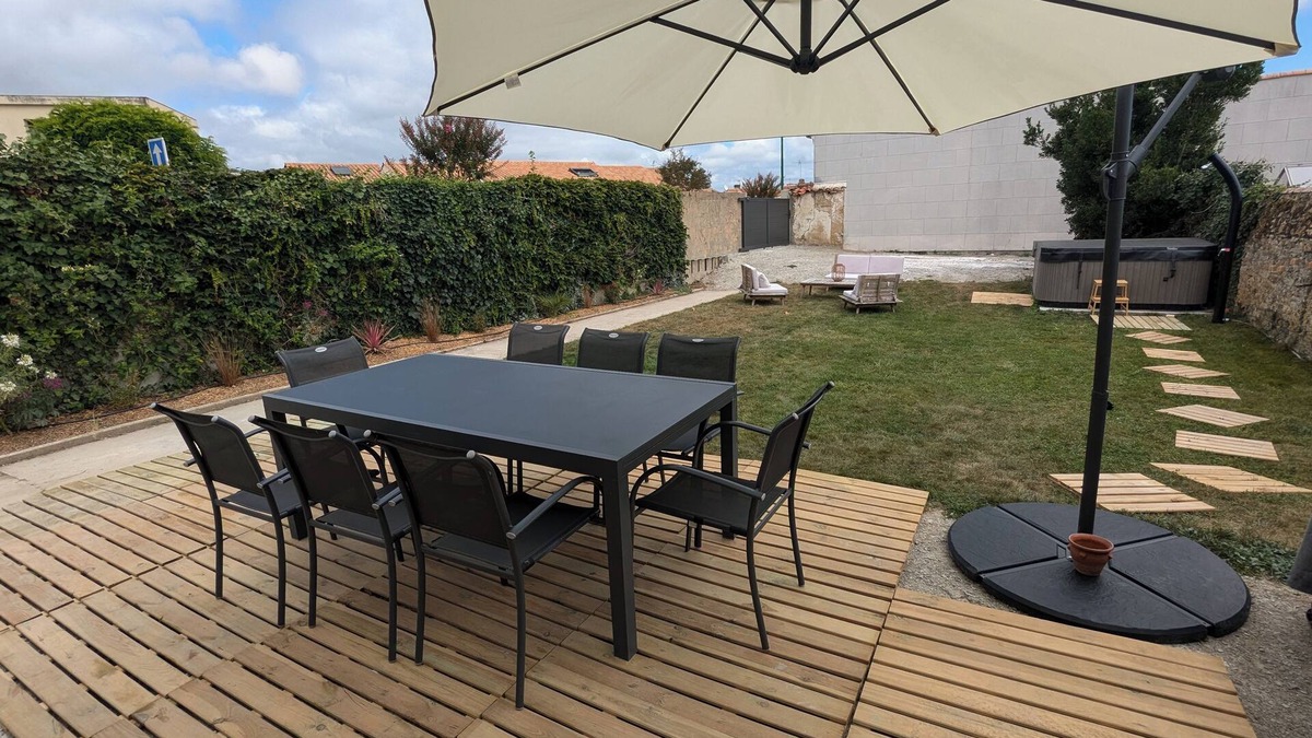 Jard-sur-Mer House | House - 10 minutes walk from the sea - 10 people with Spa